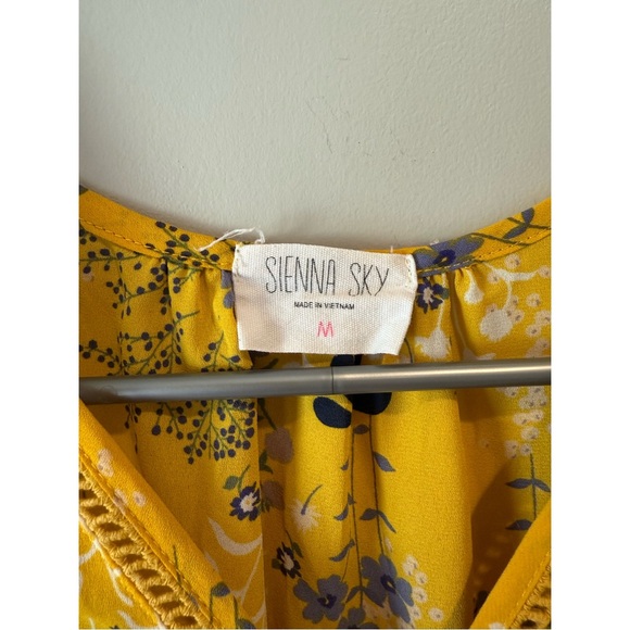 Women’s ‘Sienna Sky’ floral blouse - Picture 3 of 3